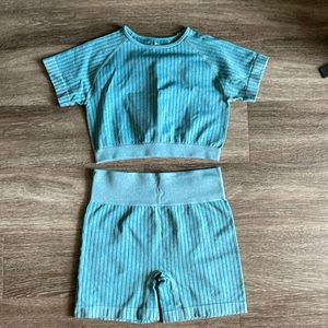 Crop top & shorts workout set